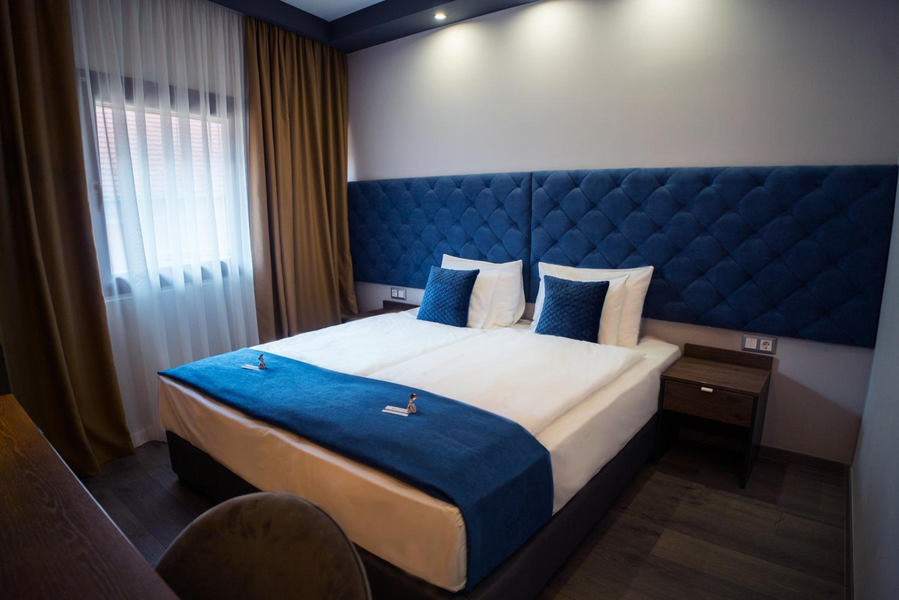 Standard Queen Room - Photo 2