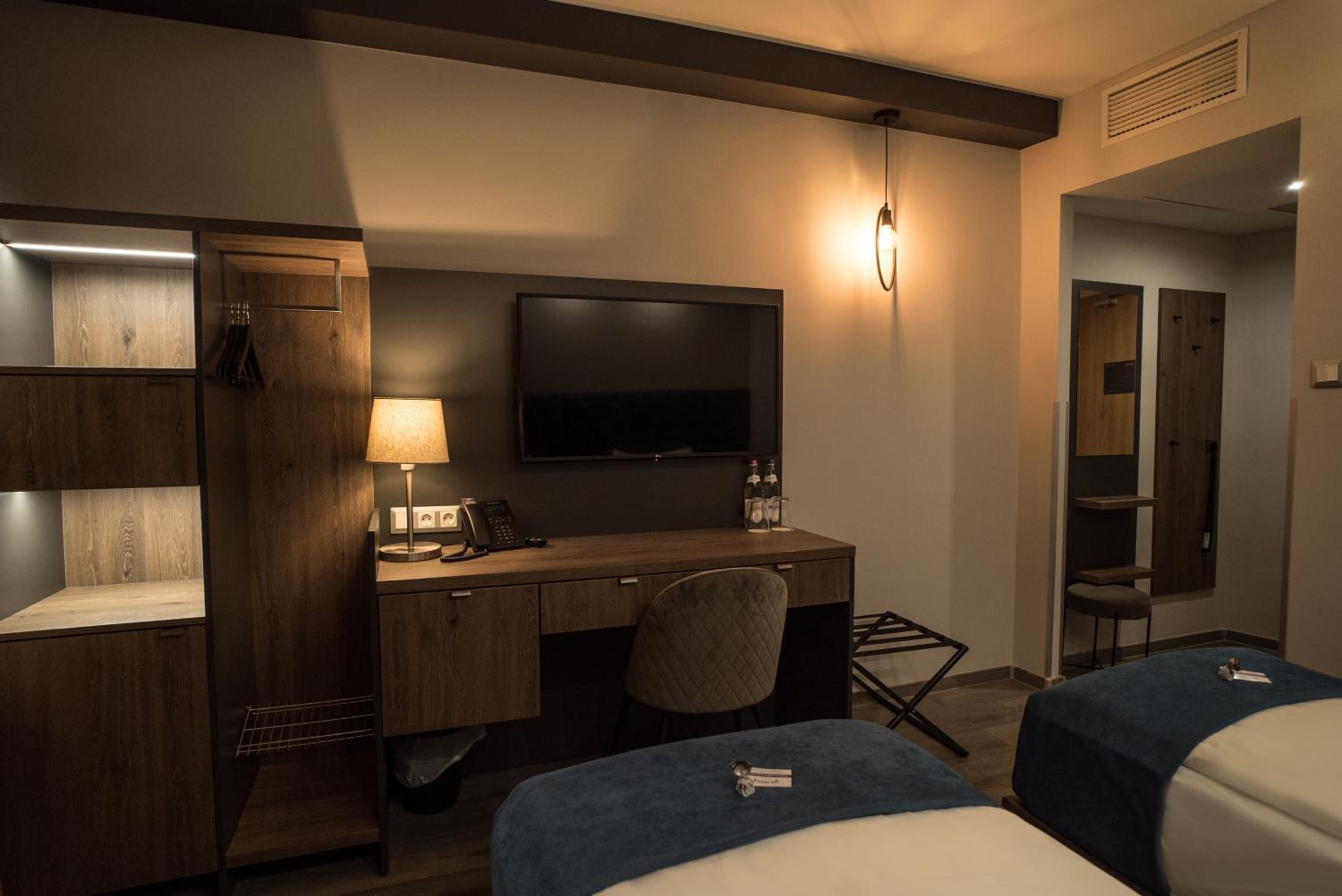 Twin Room - Photo 6
