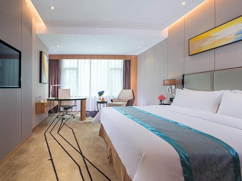 Deluxe King Room photo 3