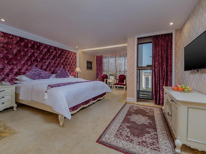 Deluxe King Room