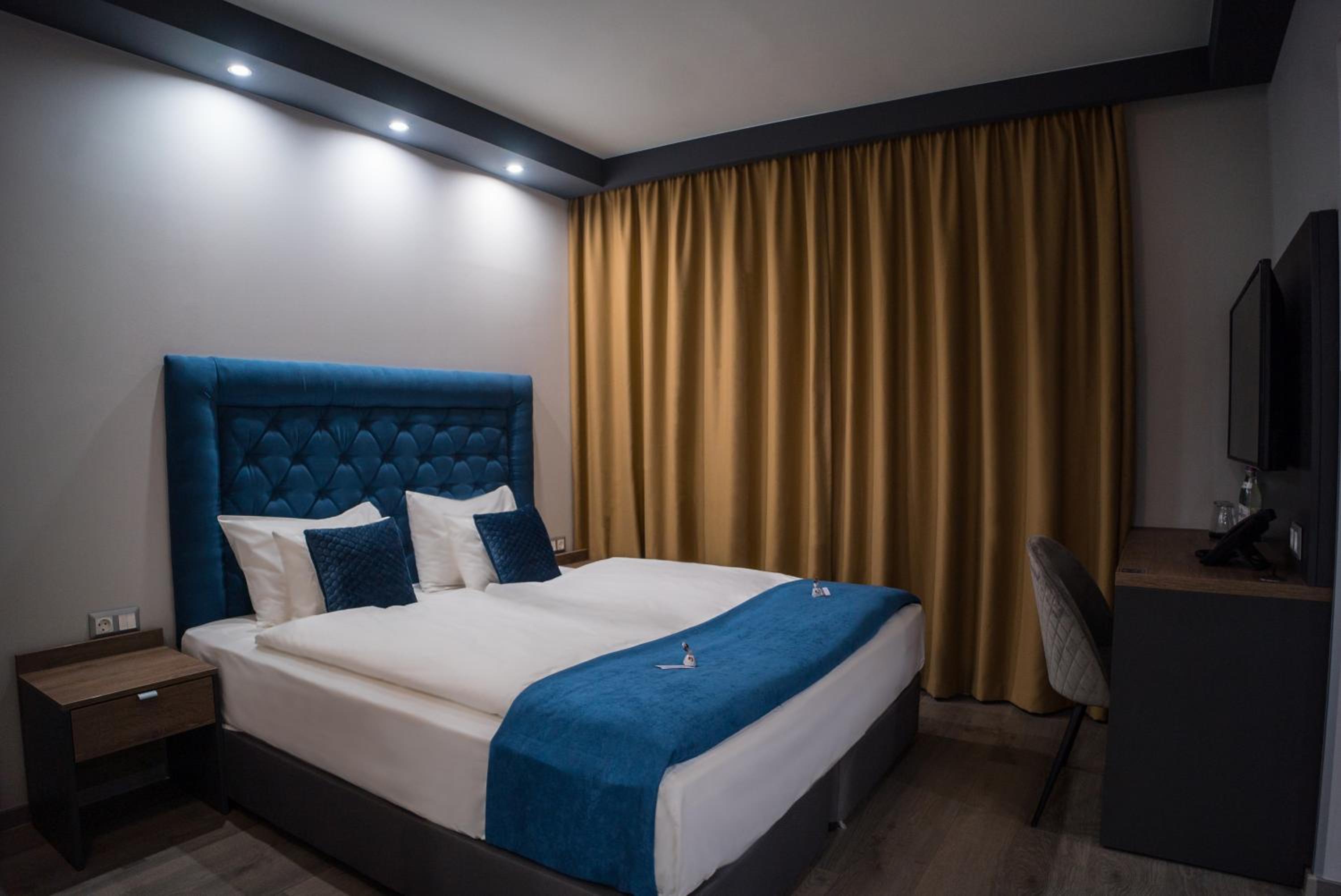 Quadruple Room - Photo 2