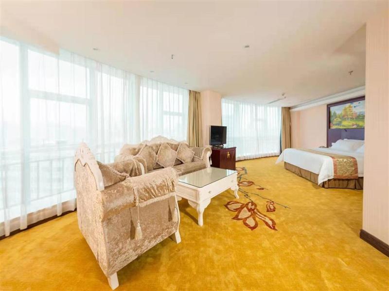 Premiere King Room