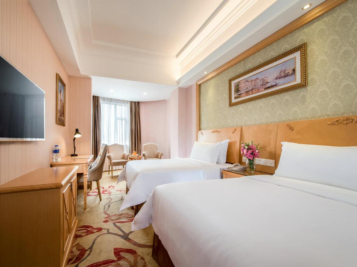 Business Twin Room - Photo 7