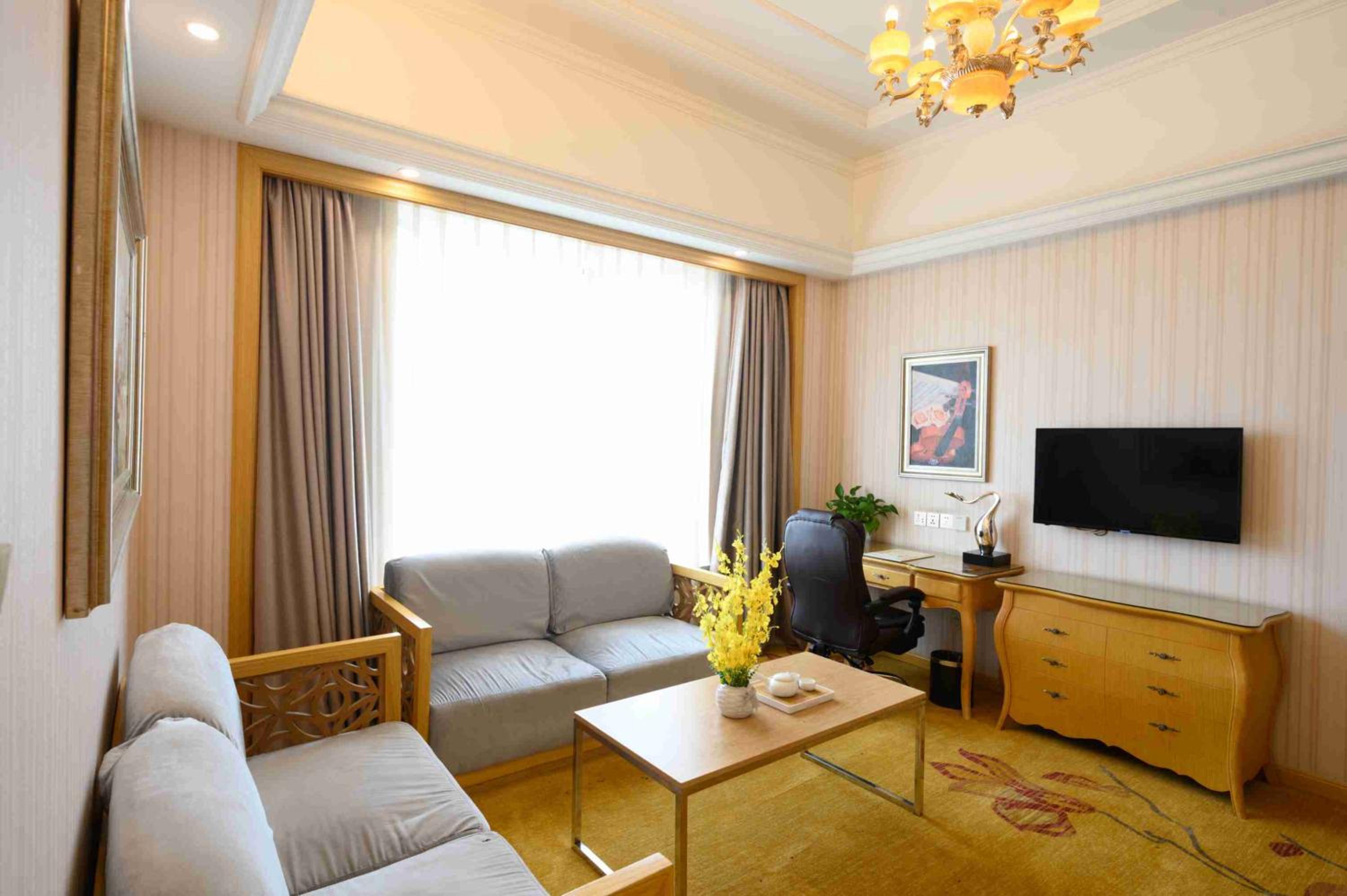 Deluxe Suite