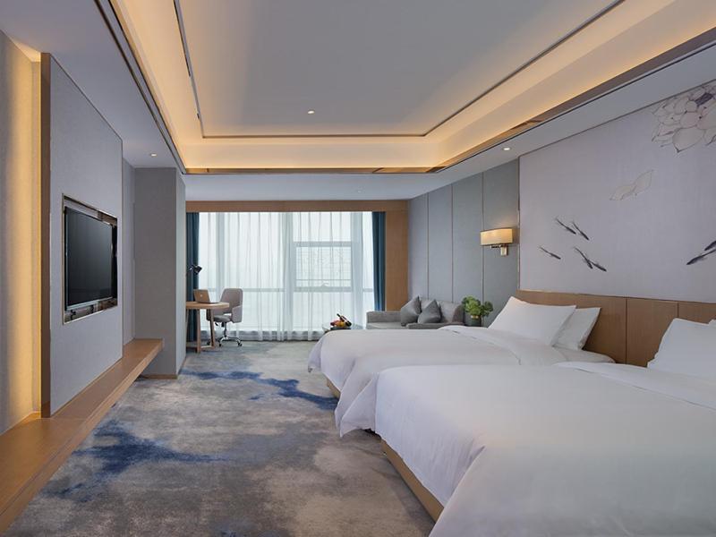 King Room with Audio