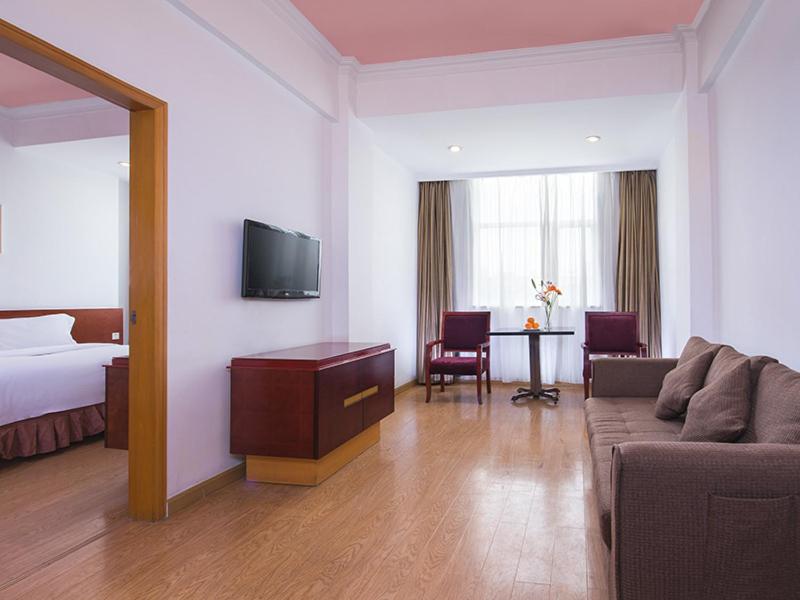 Deluxe Suite photo 3