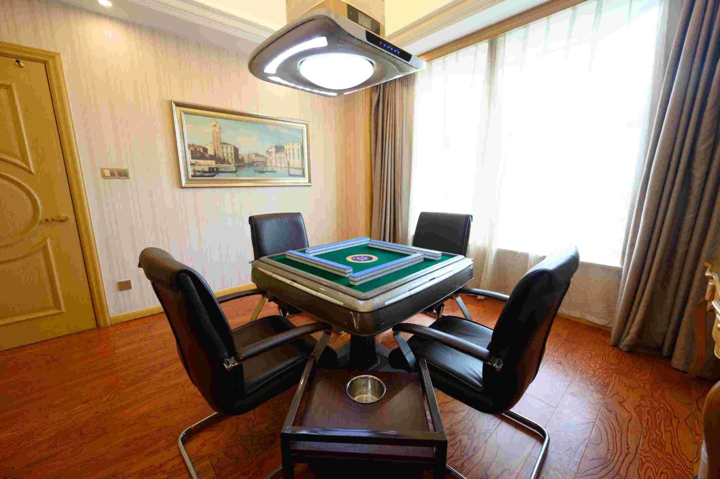 Suite with Mah-jongg Table