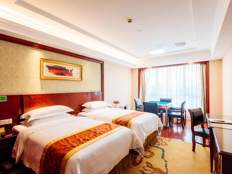 Deluxe Twin Room photo 2