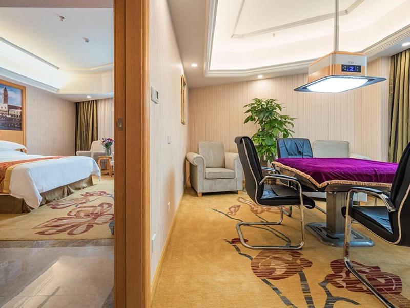 Suite with Mah-jongg Table