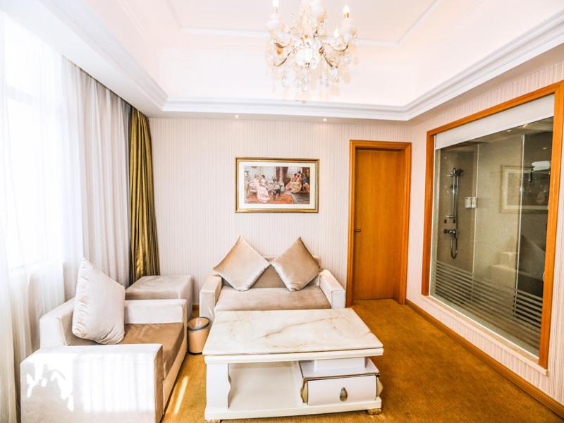 Deluxe Suite photo 1