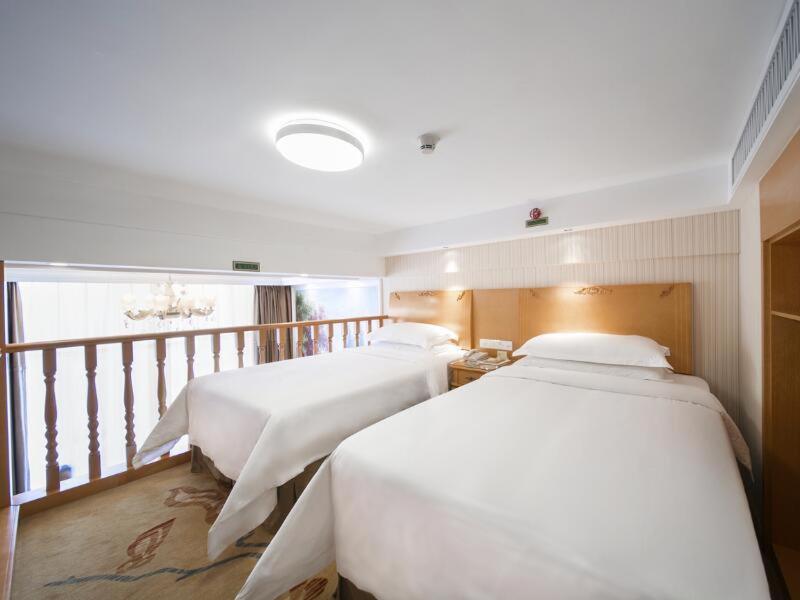 Twin Room with Mah-jongg Table