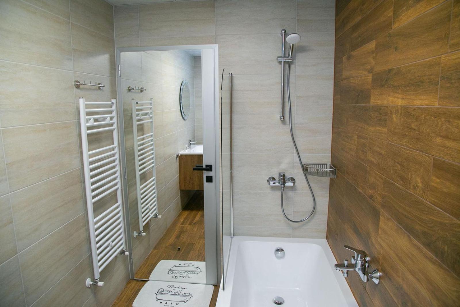 One-Bedroom Apartment - Photo 12