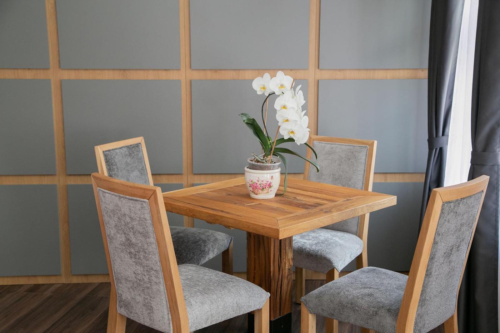 One-Bedroom Apartment - Photo 4