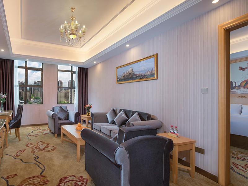 Family Room photo 1