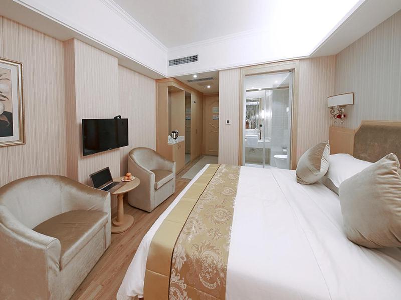 Superior King Room photo 2
