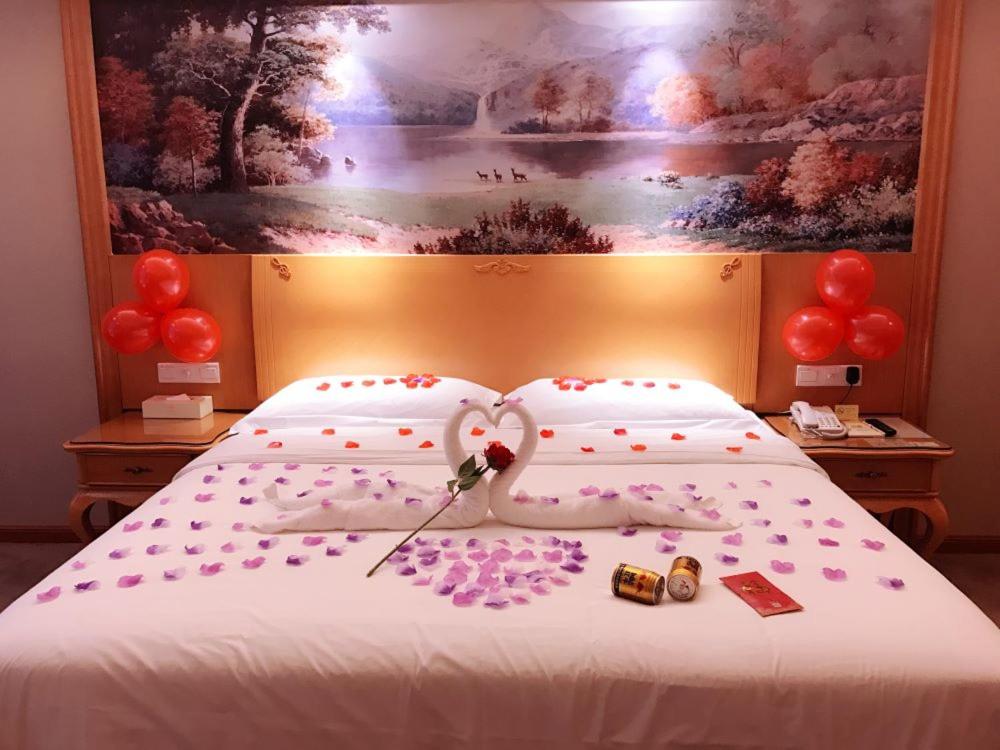 Romantic King Room