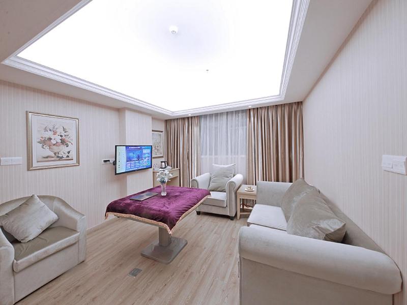 Deluxe Suite