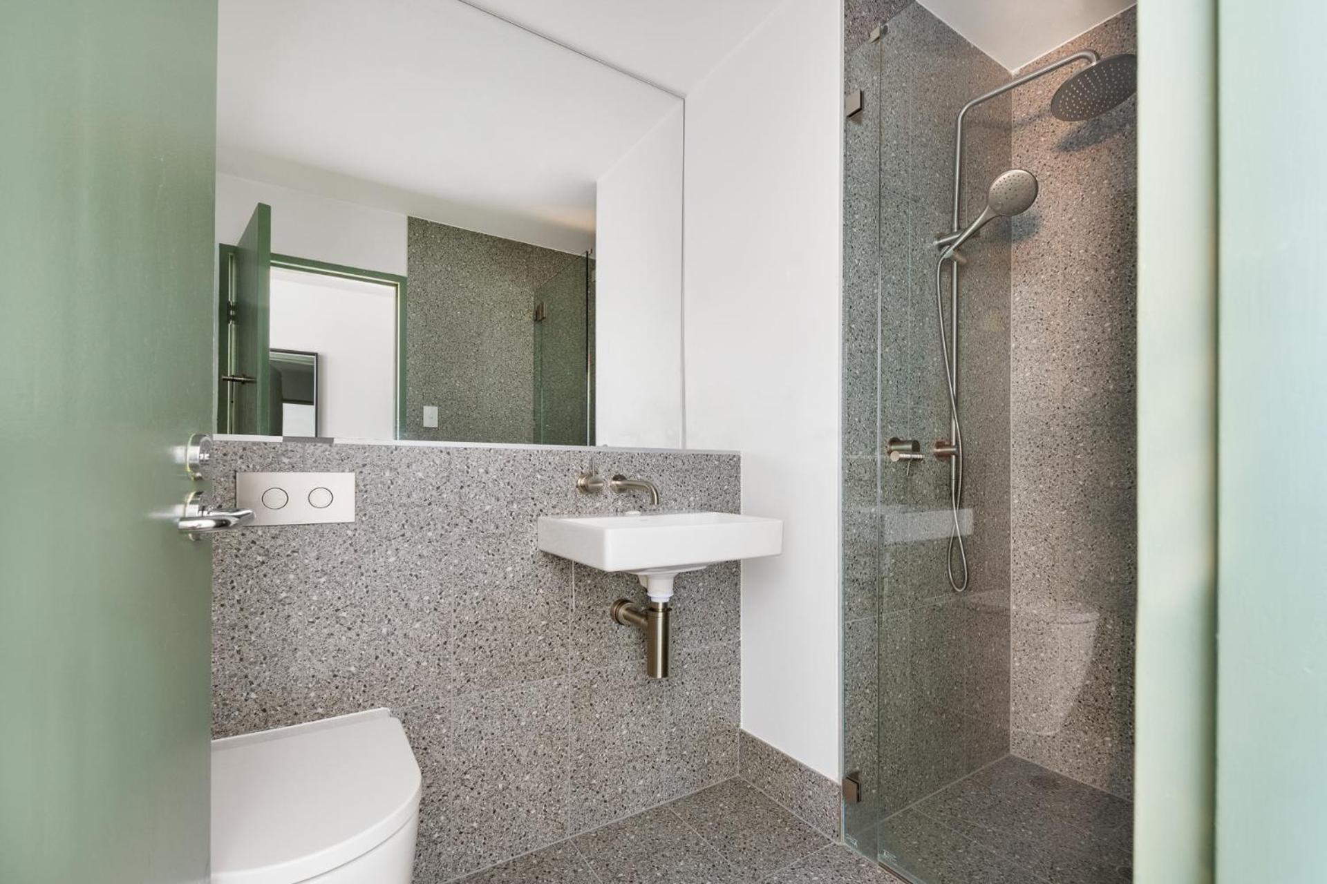 Queen Plus 2 Ensuite