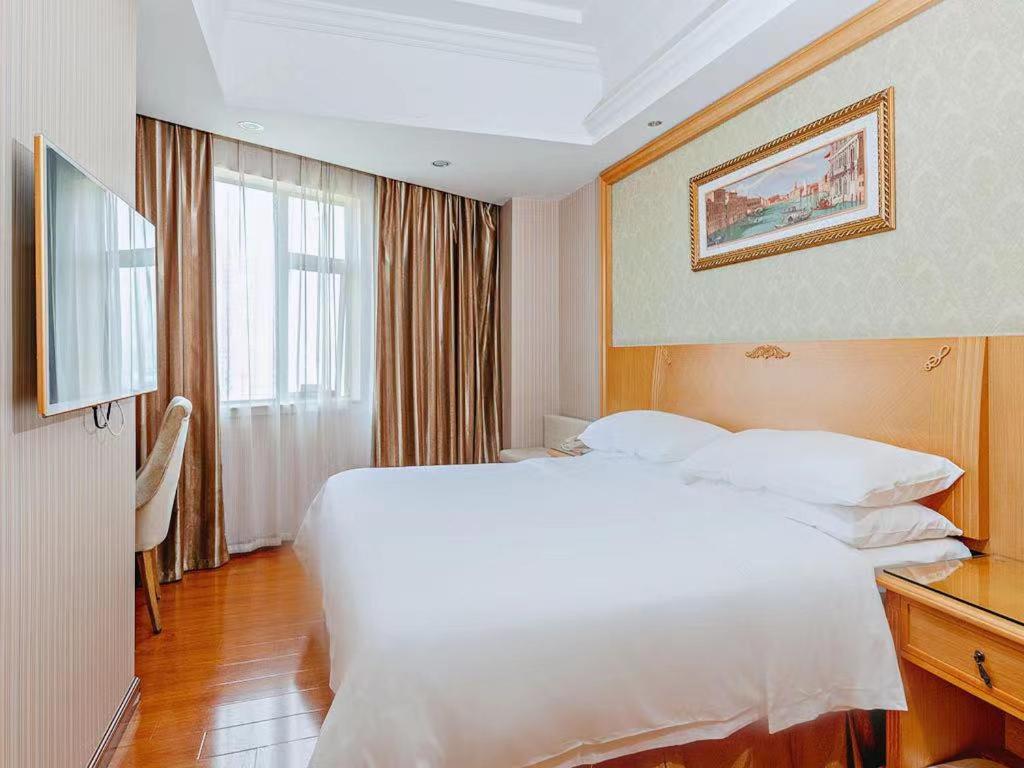 Business Twin Room - Photo 3