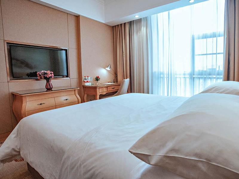 Standard King Room photo 1