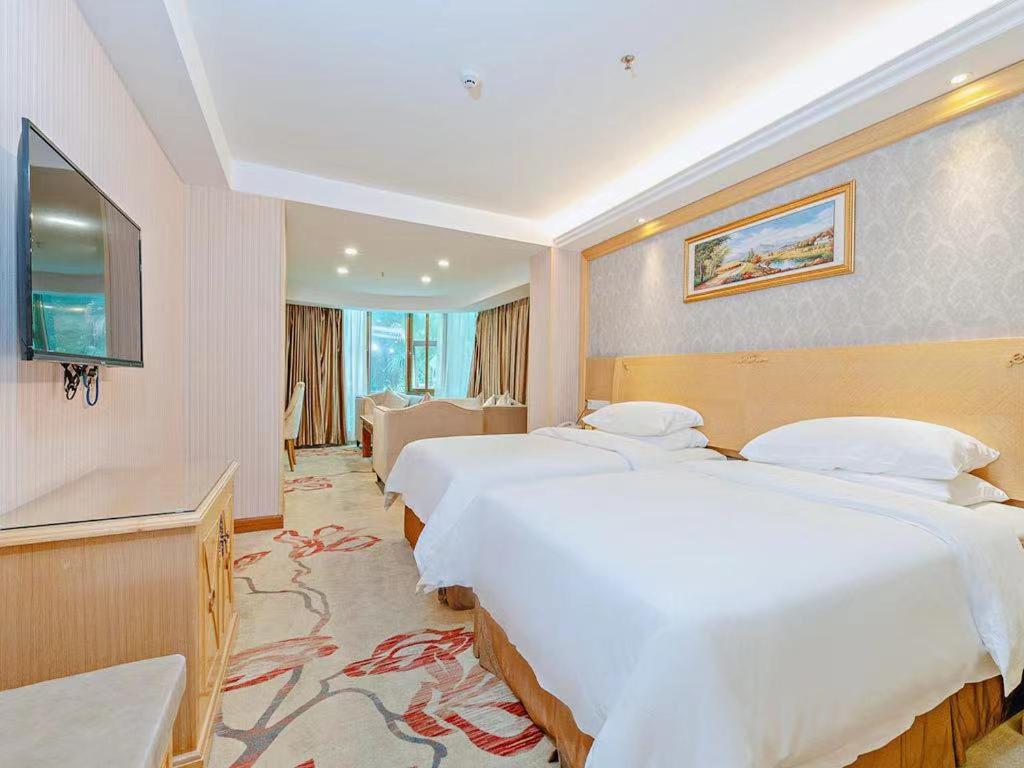 Business Twin Room - Photo 1