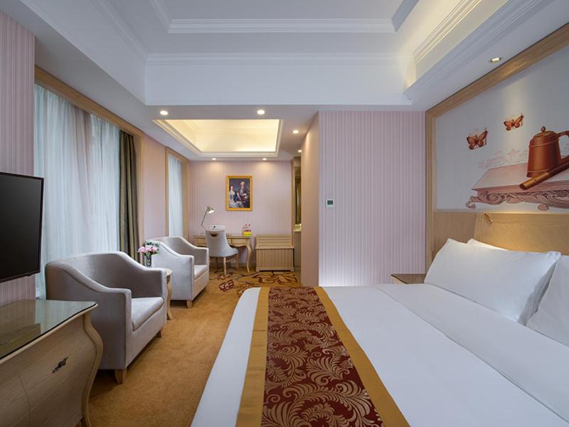 Suite with Mah-jongg Table