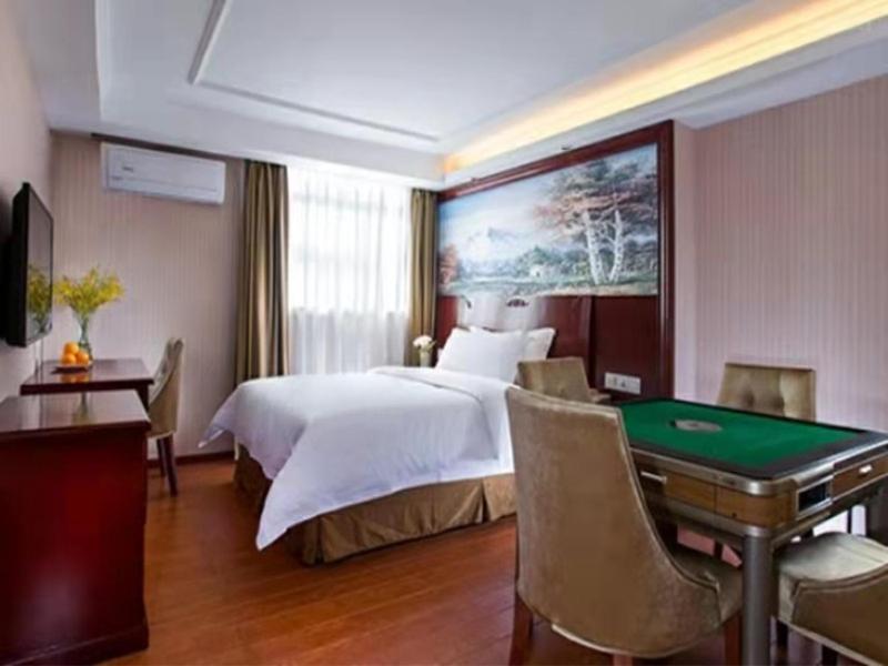 Double Room with Mah-jongg Table 