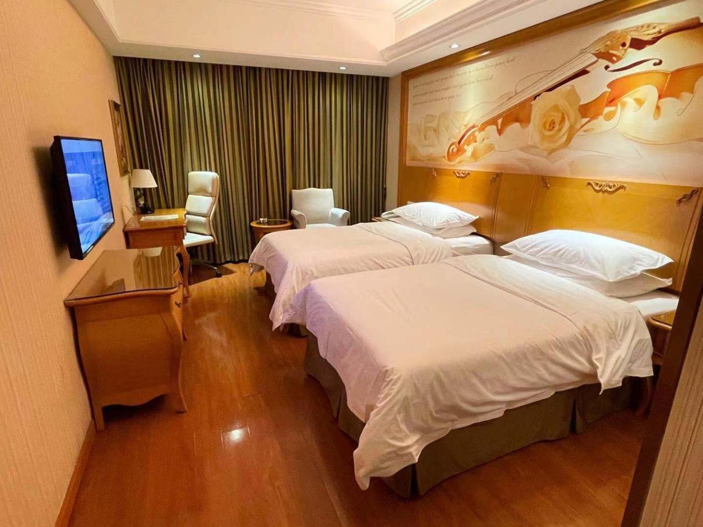 Deluxe Twin Room - Photo 2