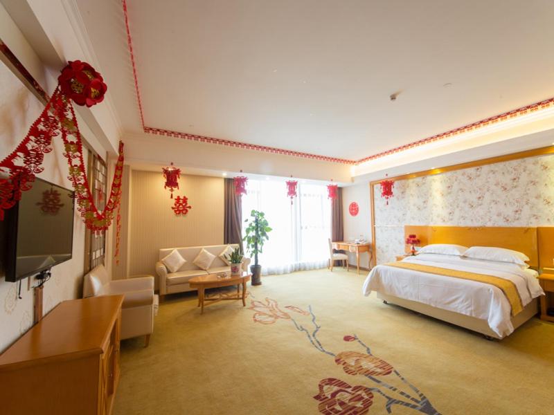 Romantic King Room photo 1