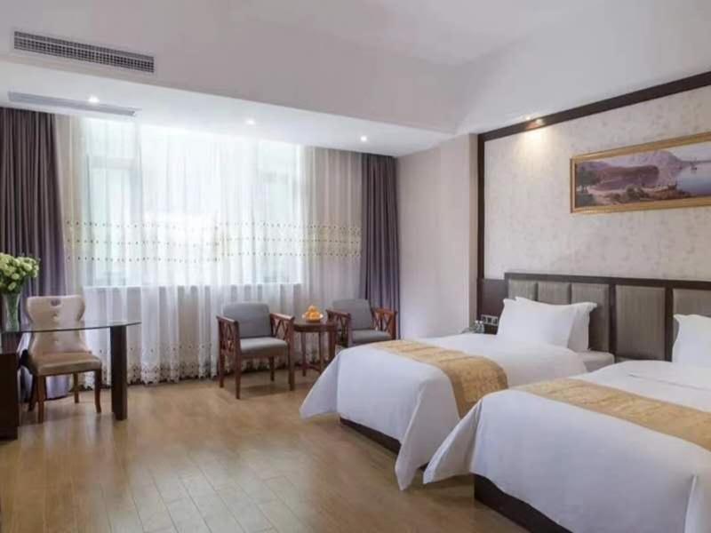 Twin Room with Audio