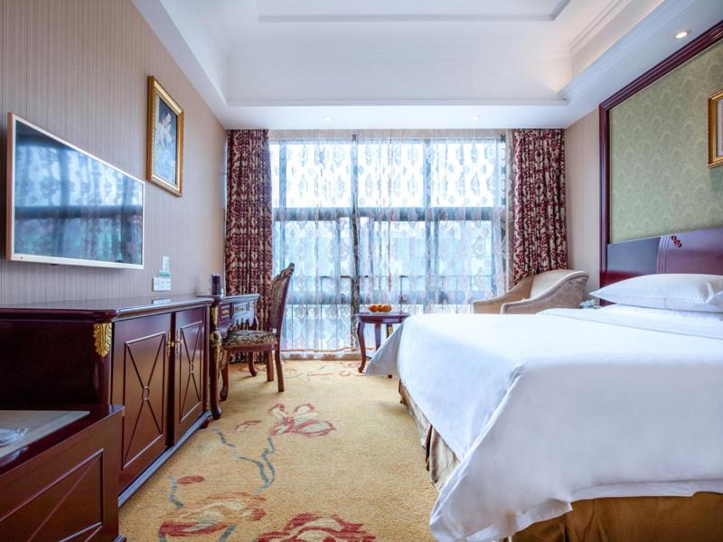 Superior King Room photo 2
