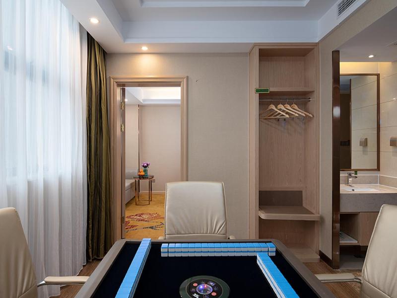 Suite with Mah-jongg Table