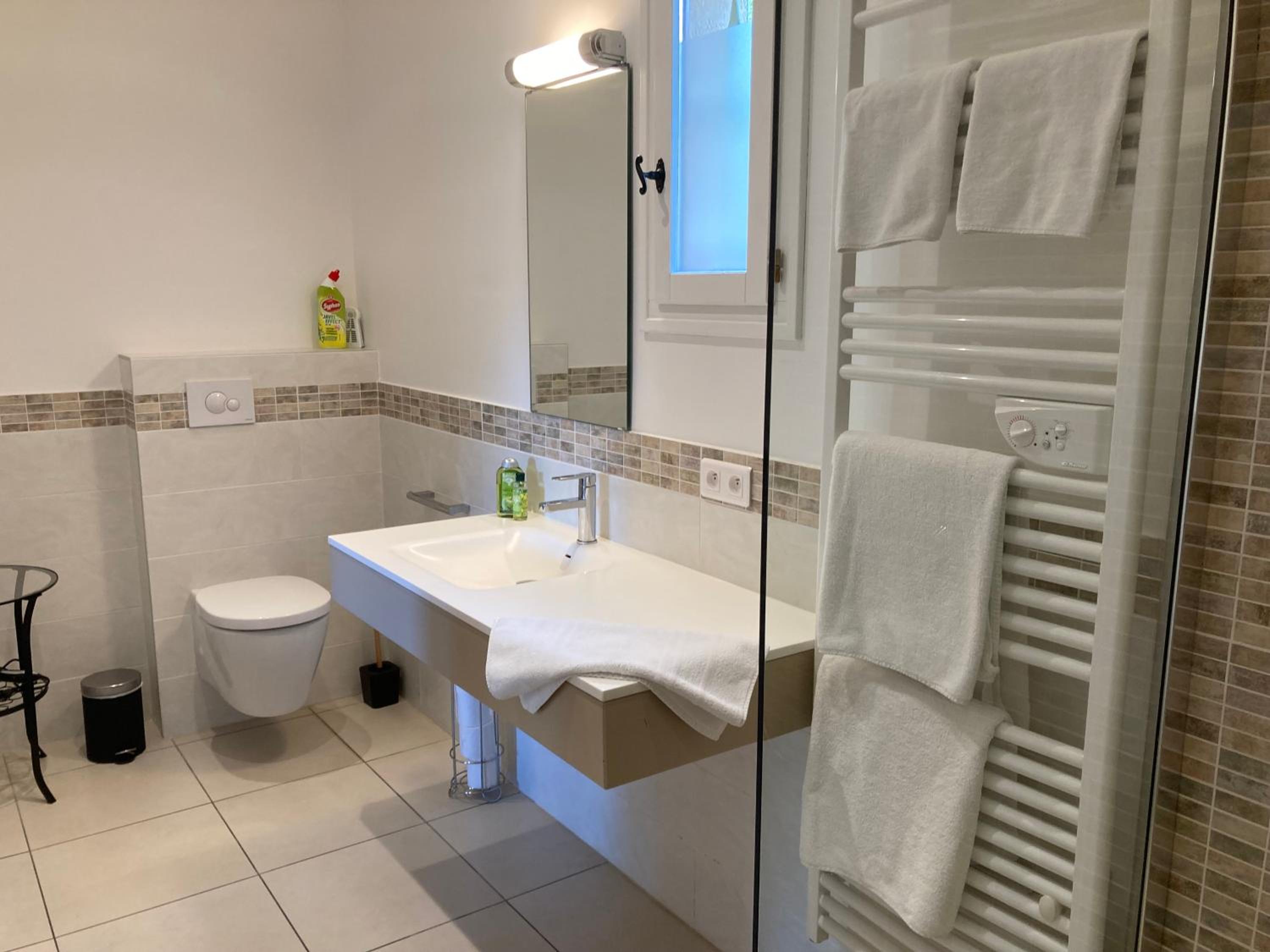 Superior Double Room - Photo 8