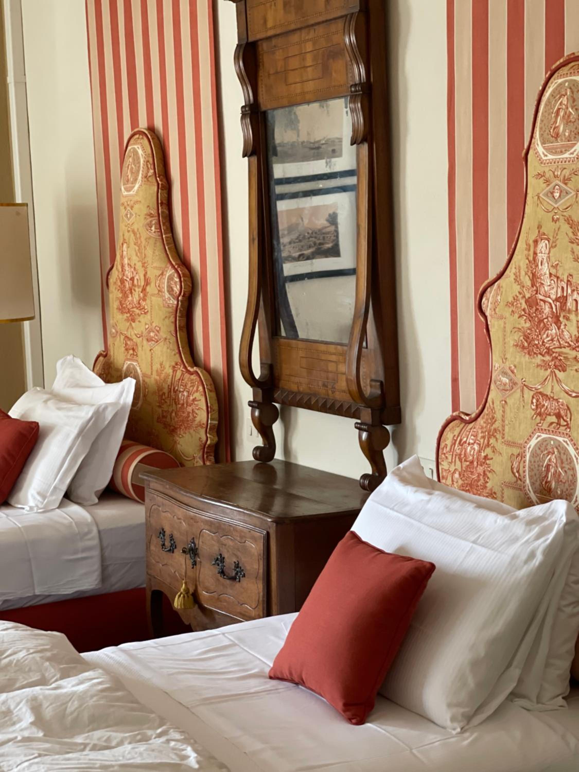 Large Twin Room photo 2