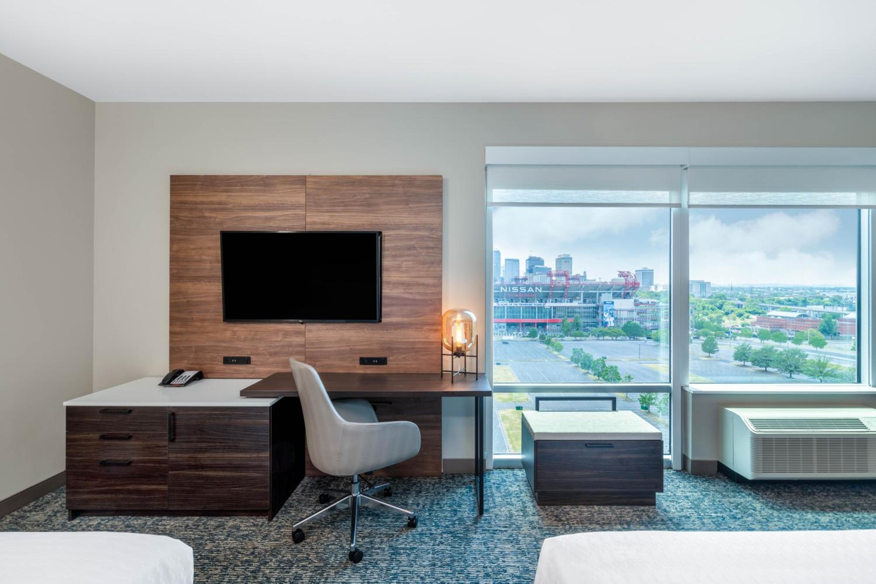 Studio Suite with Two Queen Beds and Stadium View - Non-Smoking - Photo 2