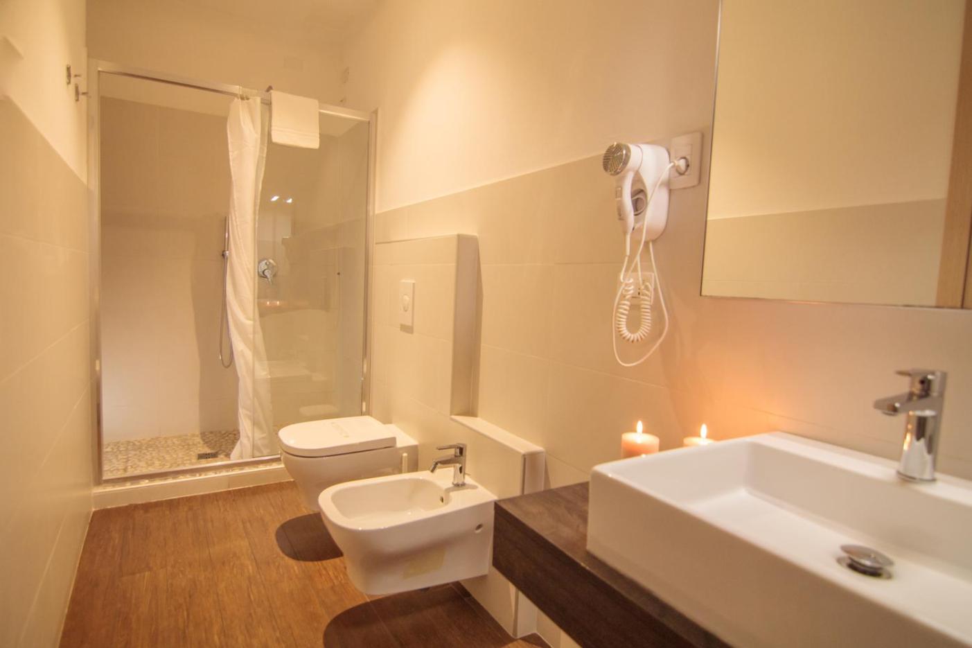 Classic Double Room - Photo 8