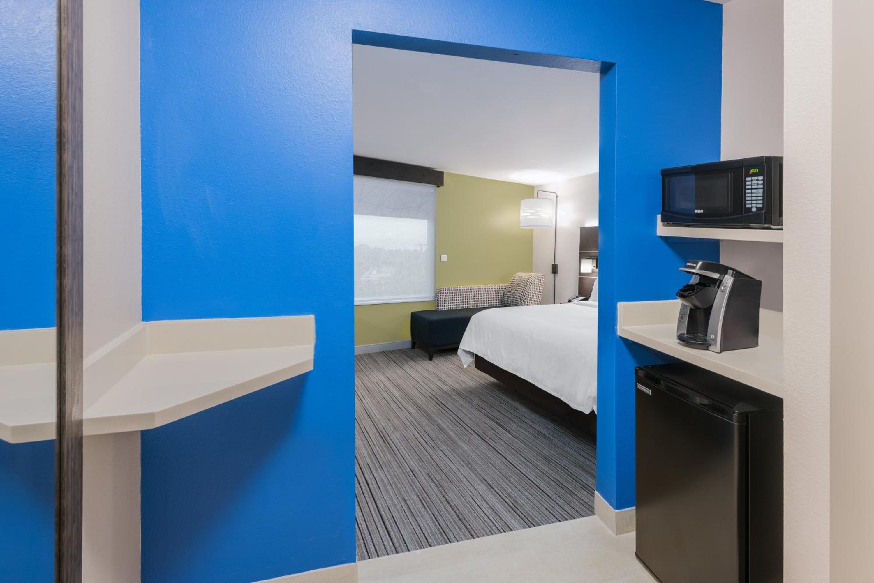 Standard King Room - Communications Accessible