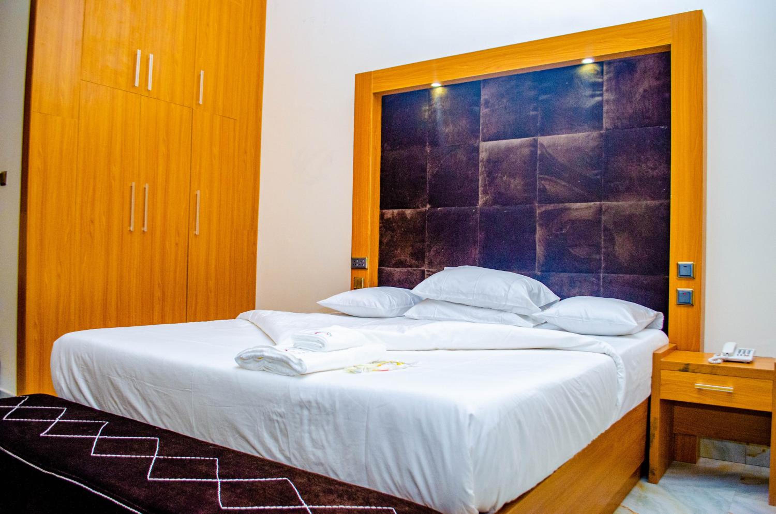 Deluxe Single Room