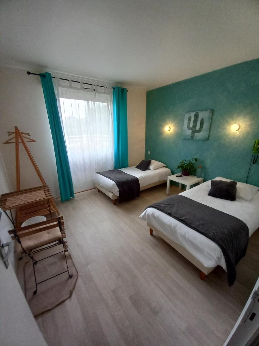 Twin Room - Photo 1