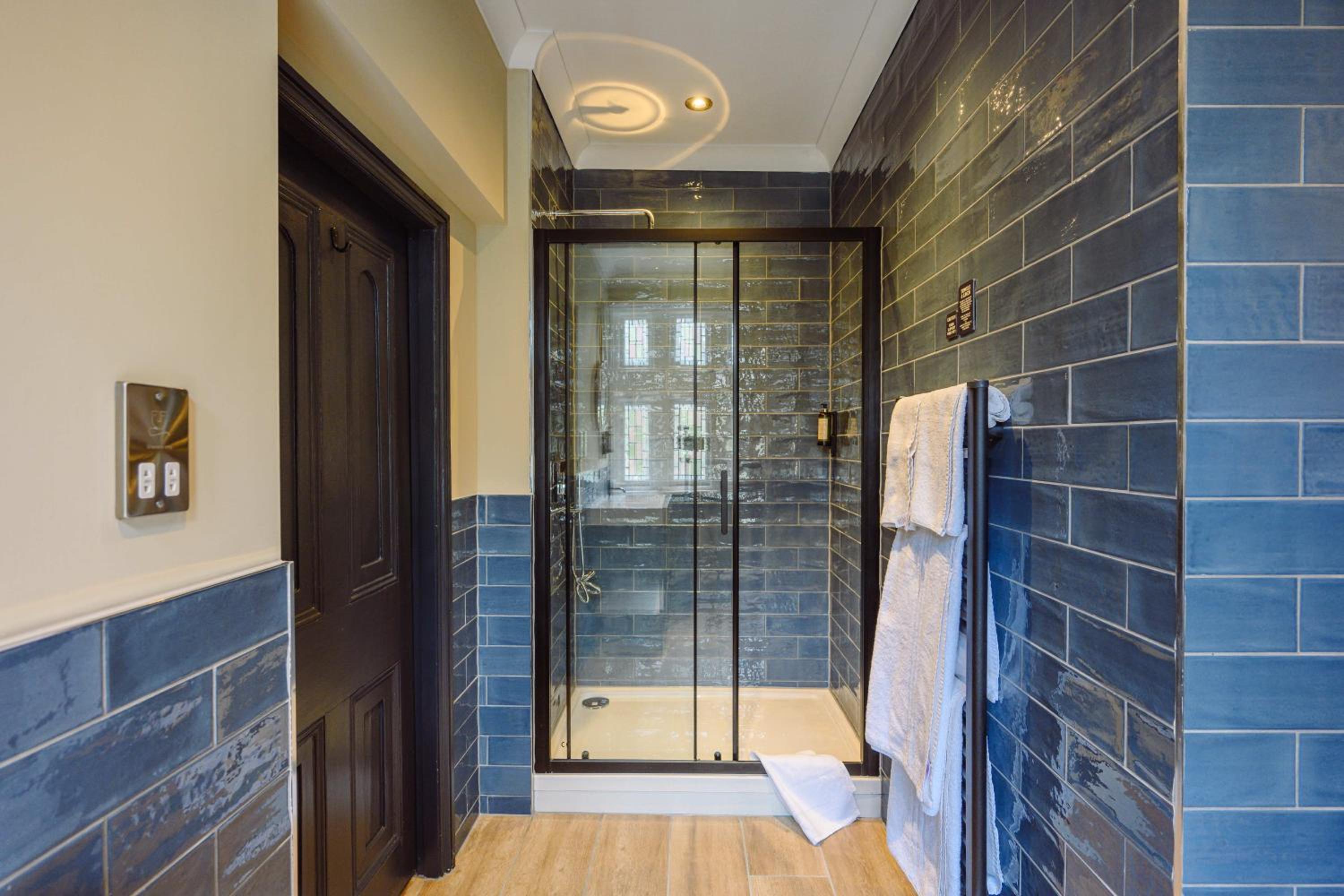 Superior King Room - Photo 11