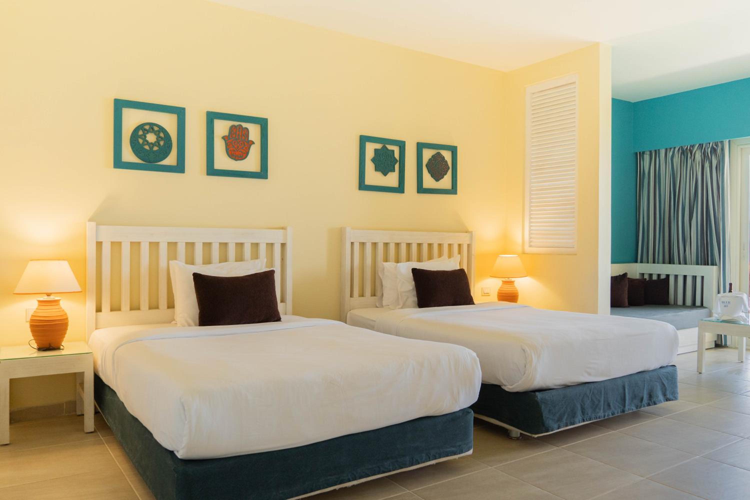 Superior Double or Twin Room with Sea View photo 3