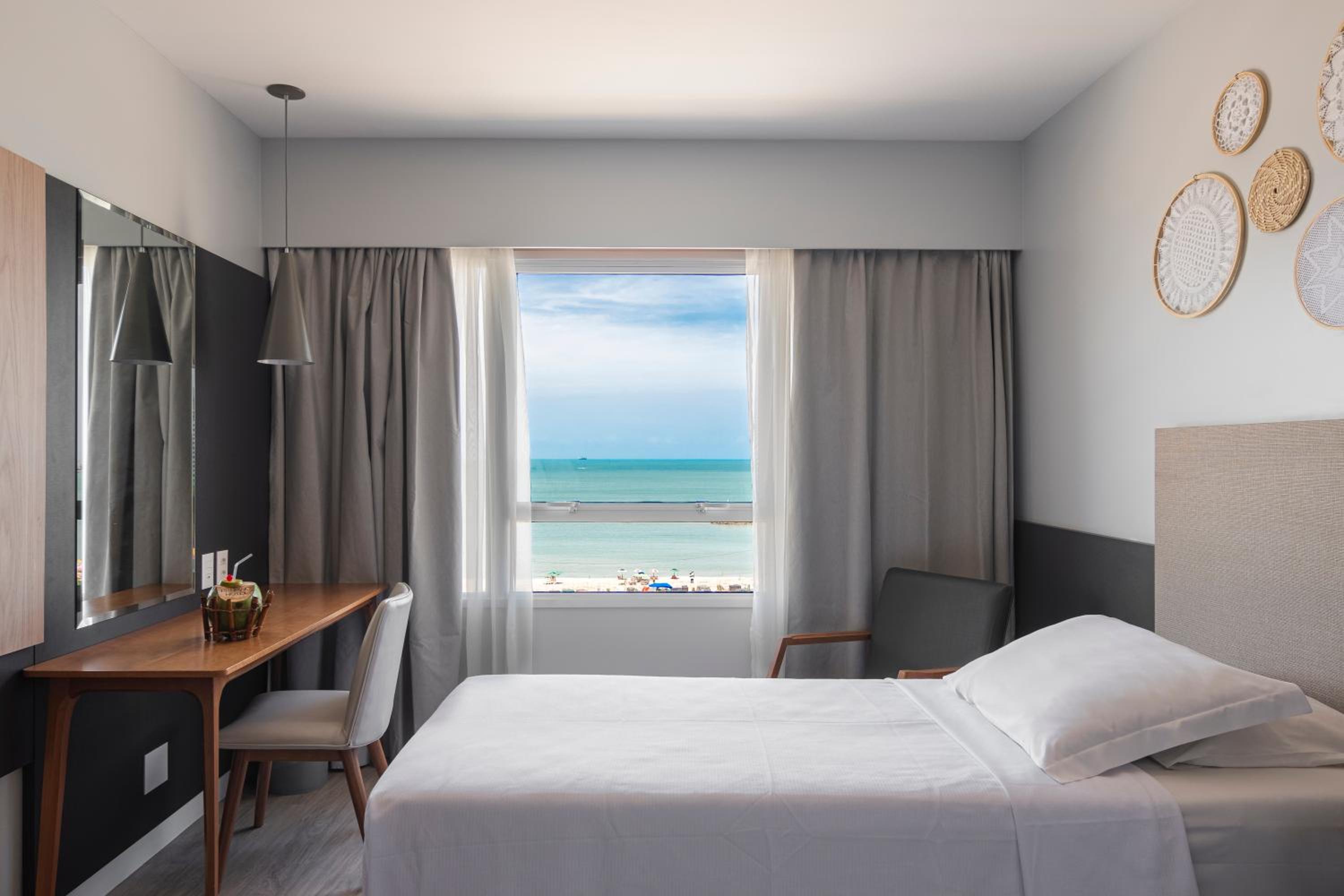 Superior Twin Room with Sea View - Photo 5