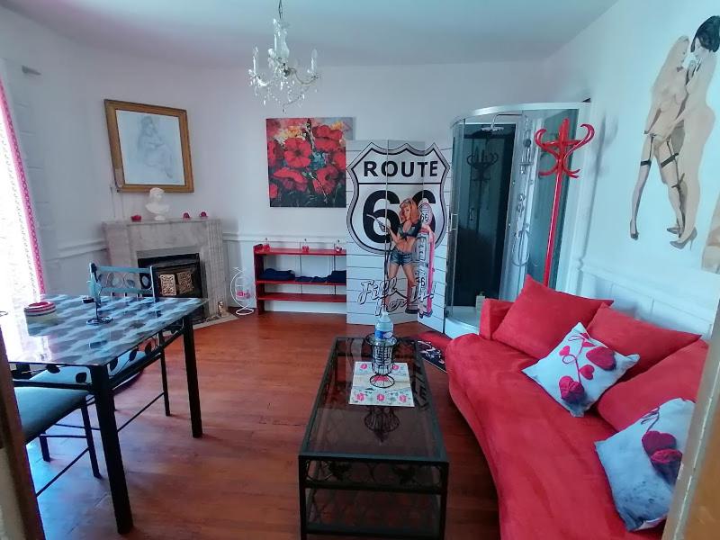 Double Room with Balcony - Photo 7