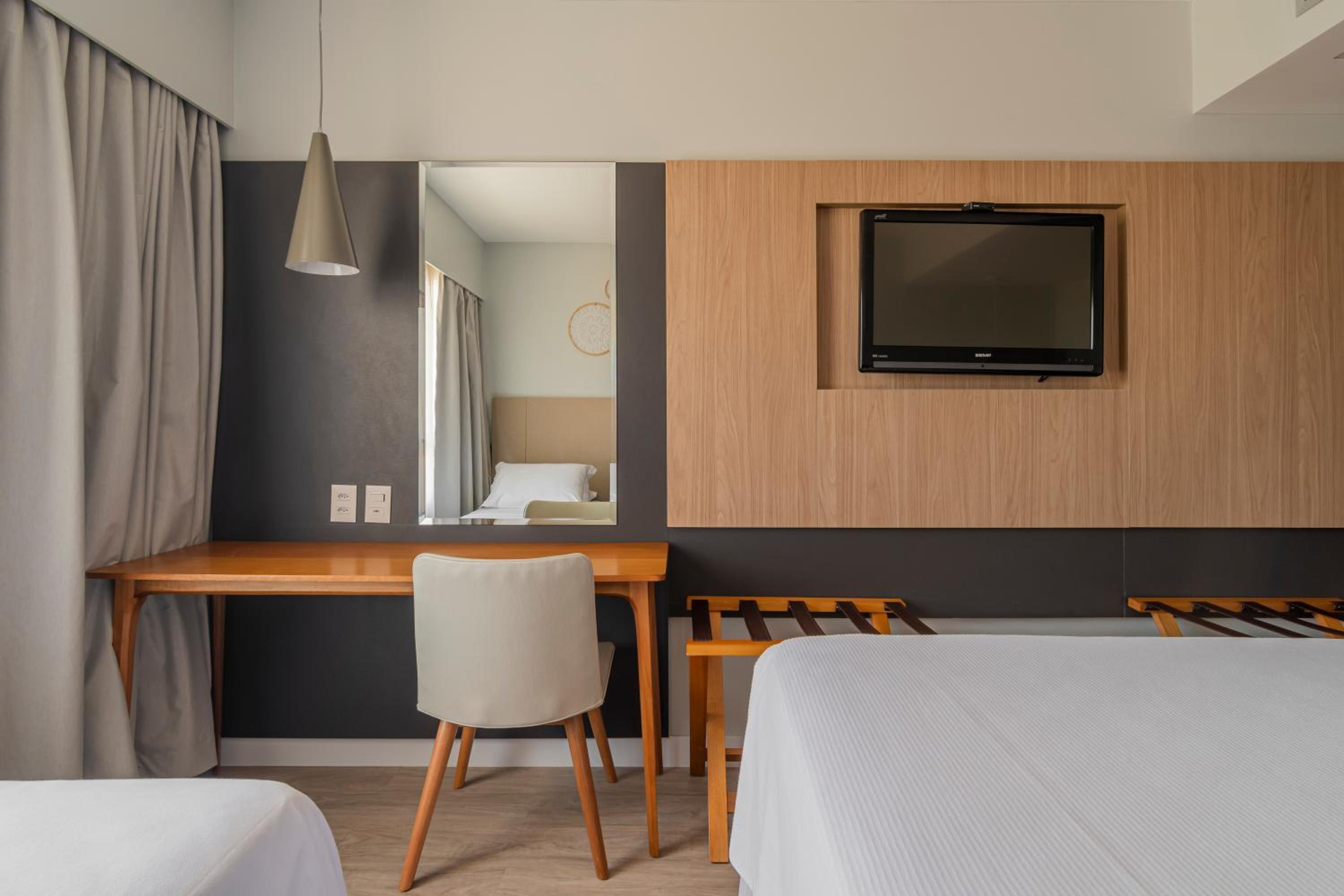 Superior Triple Room thumbnail 5