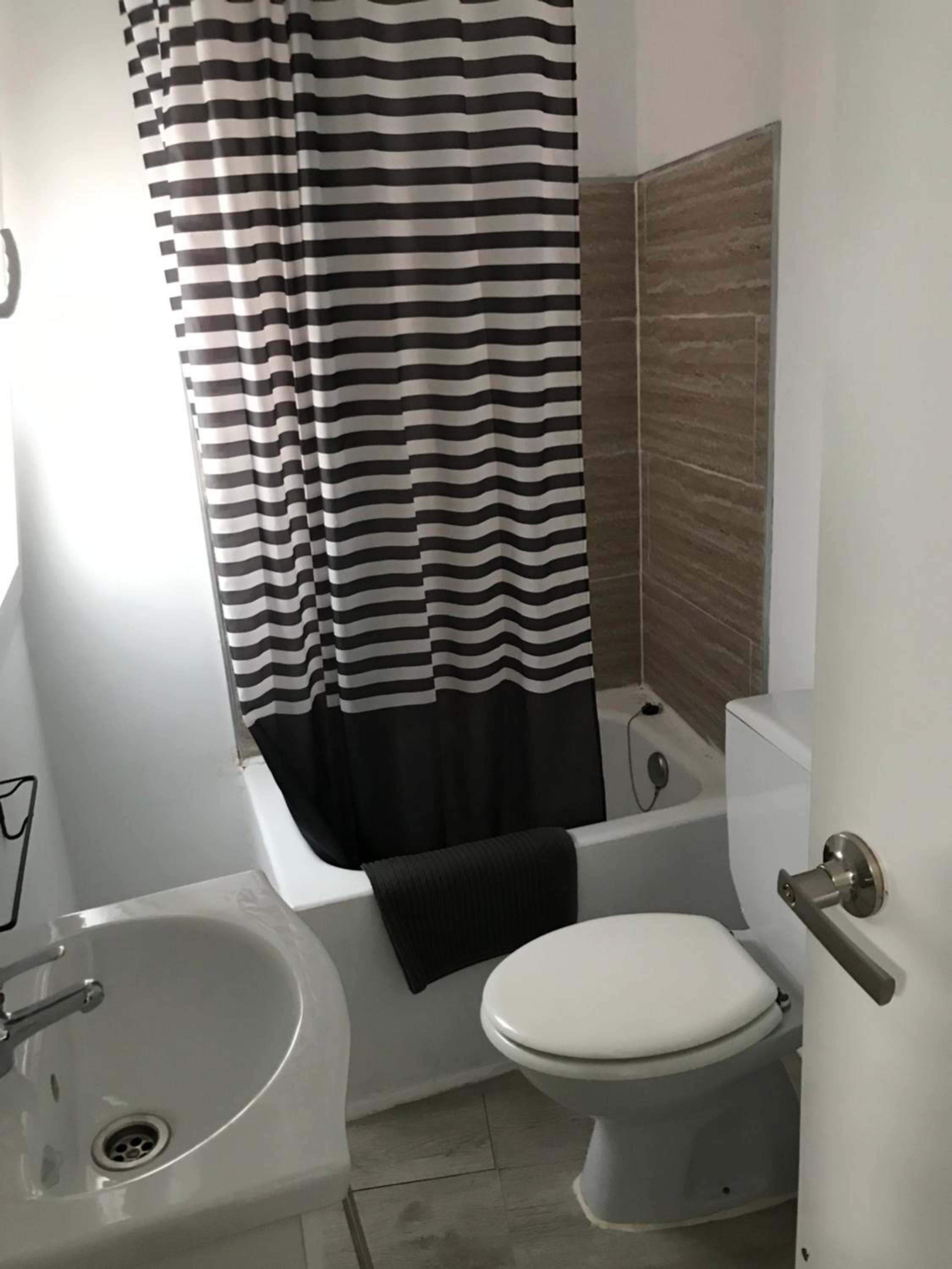 Twin Inner Room - Photo 9