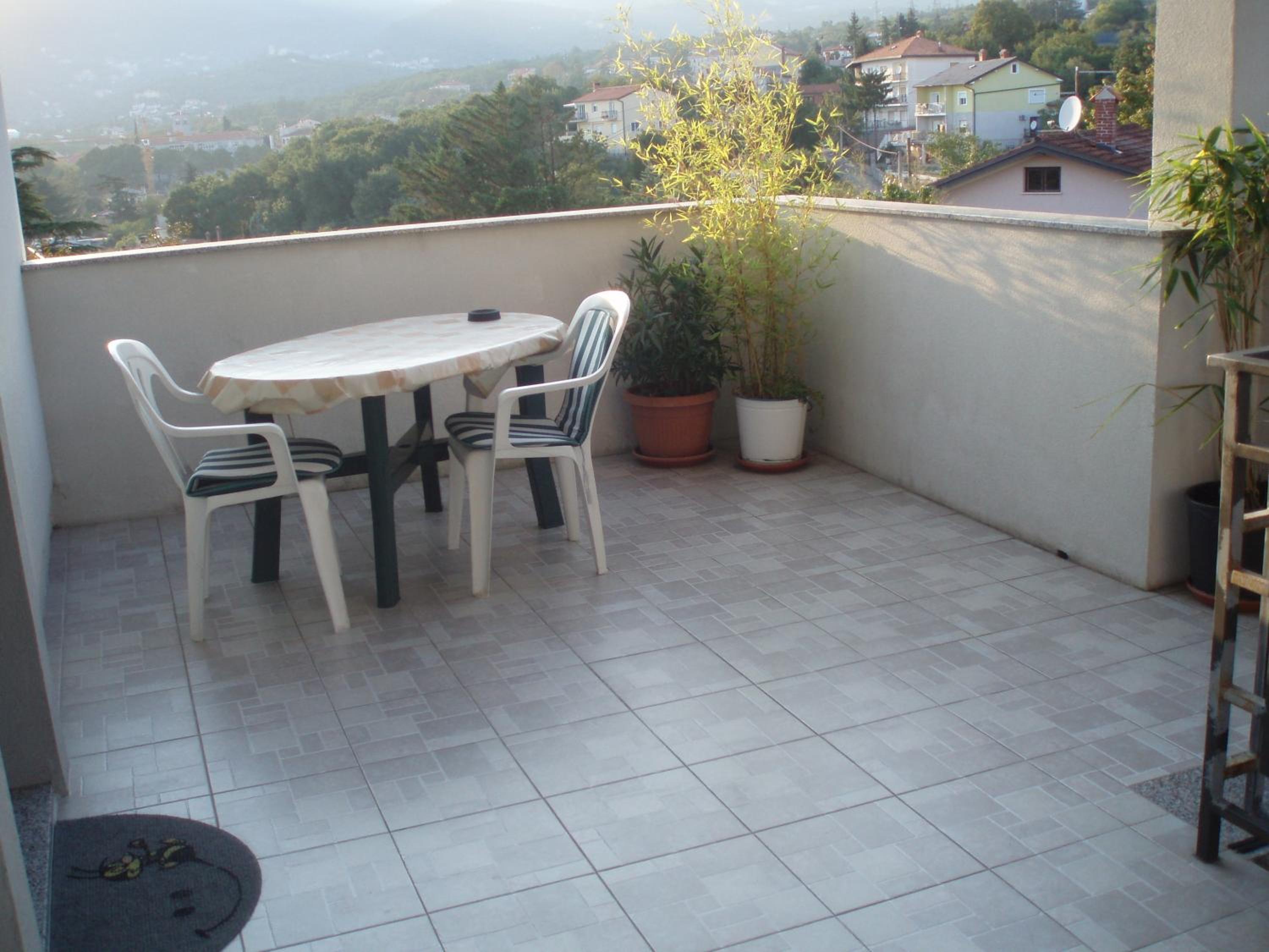 One-Bedroom Apartment - Photo 4