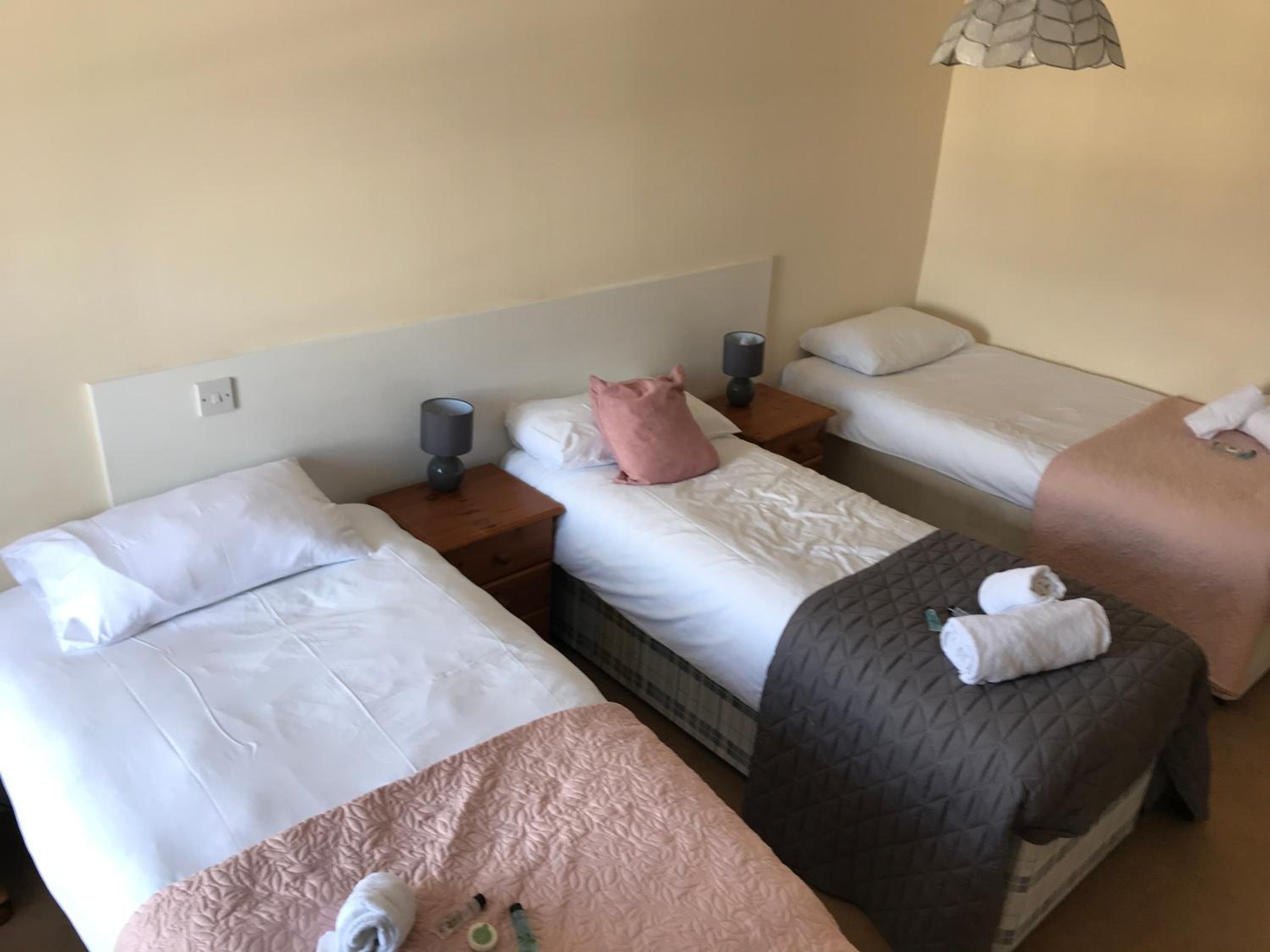 Standard Triple Room - Photo 3