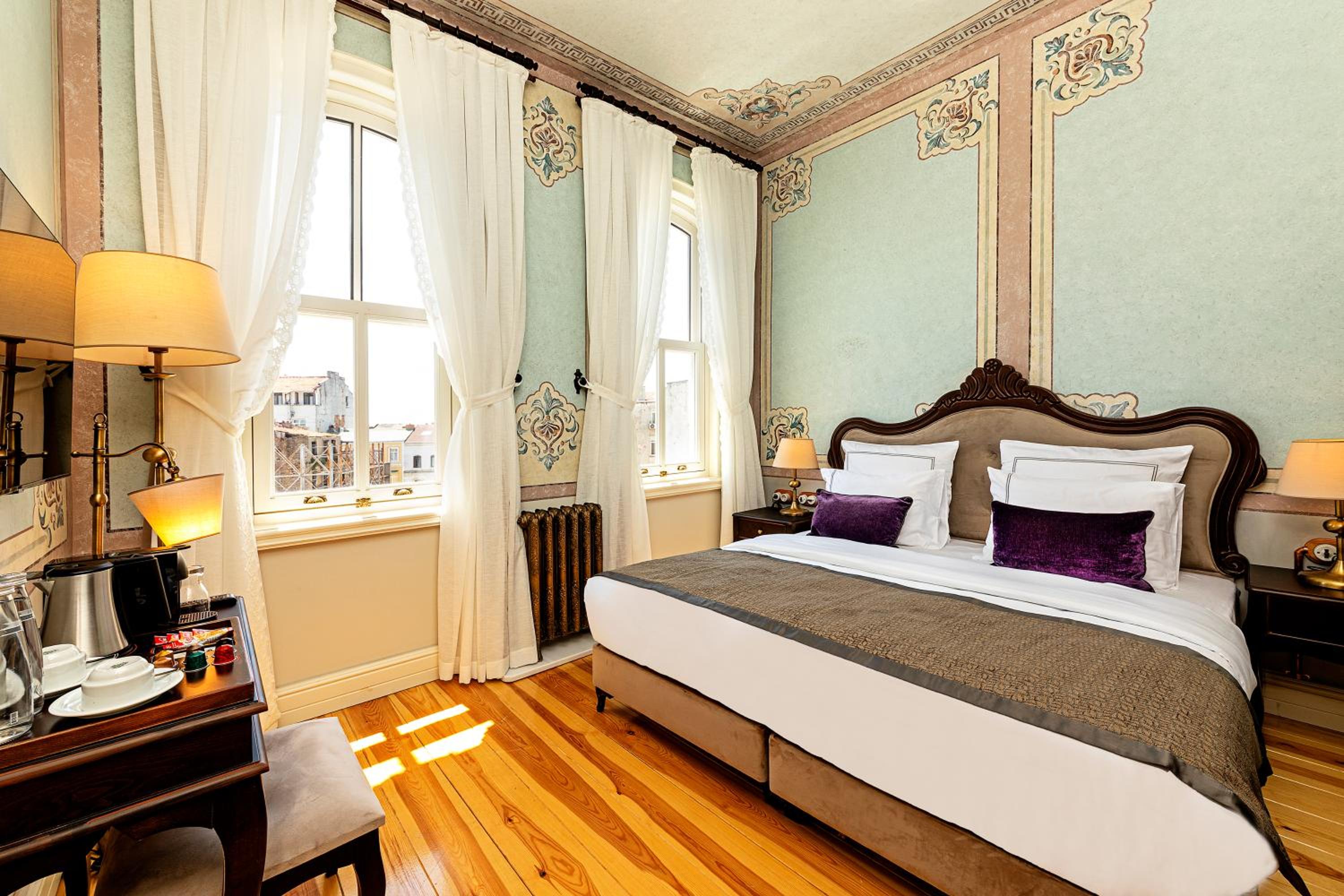 Suite with City View photo 3