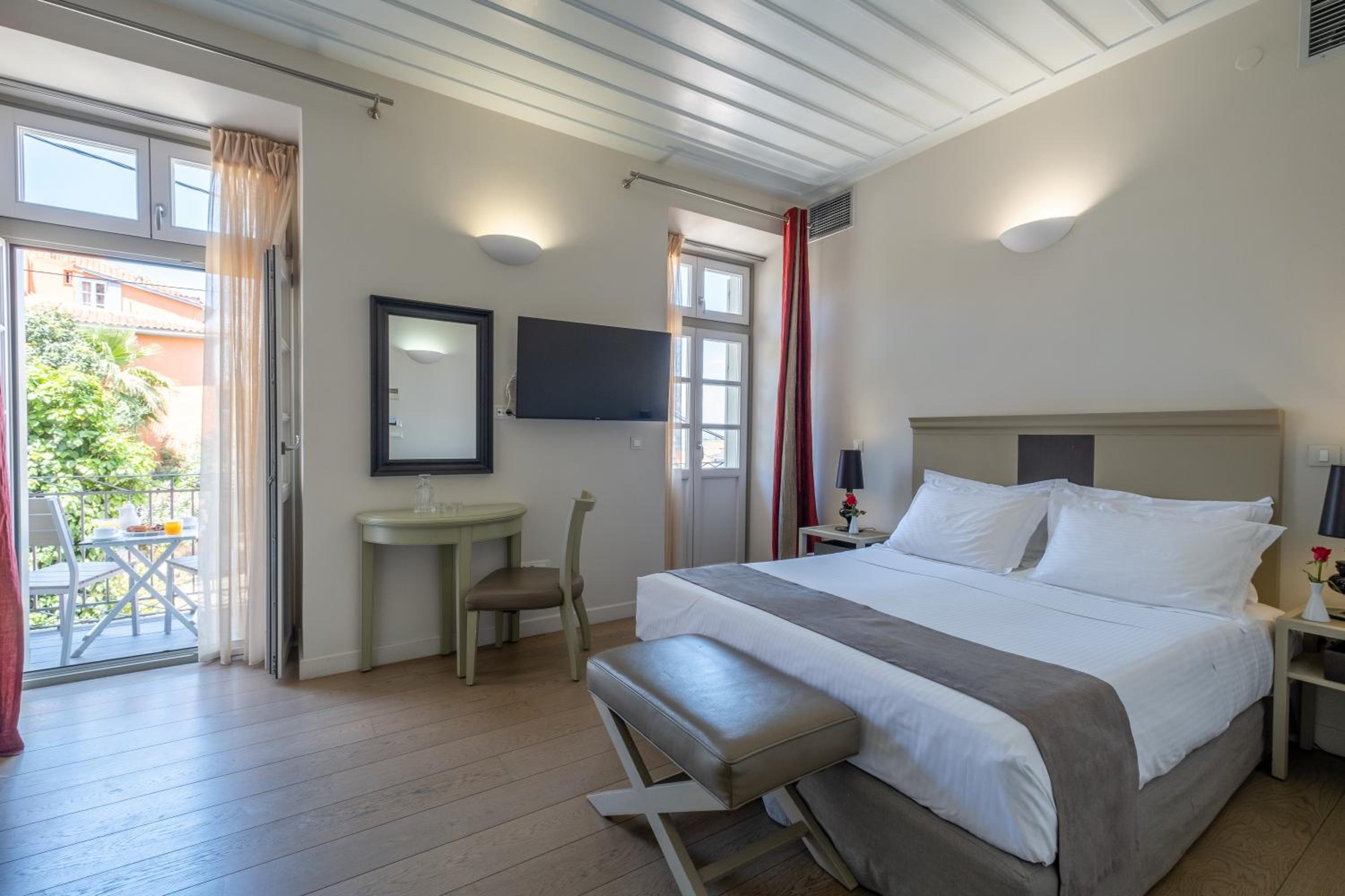 Superior Double or Twin Room photo 2