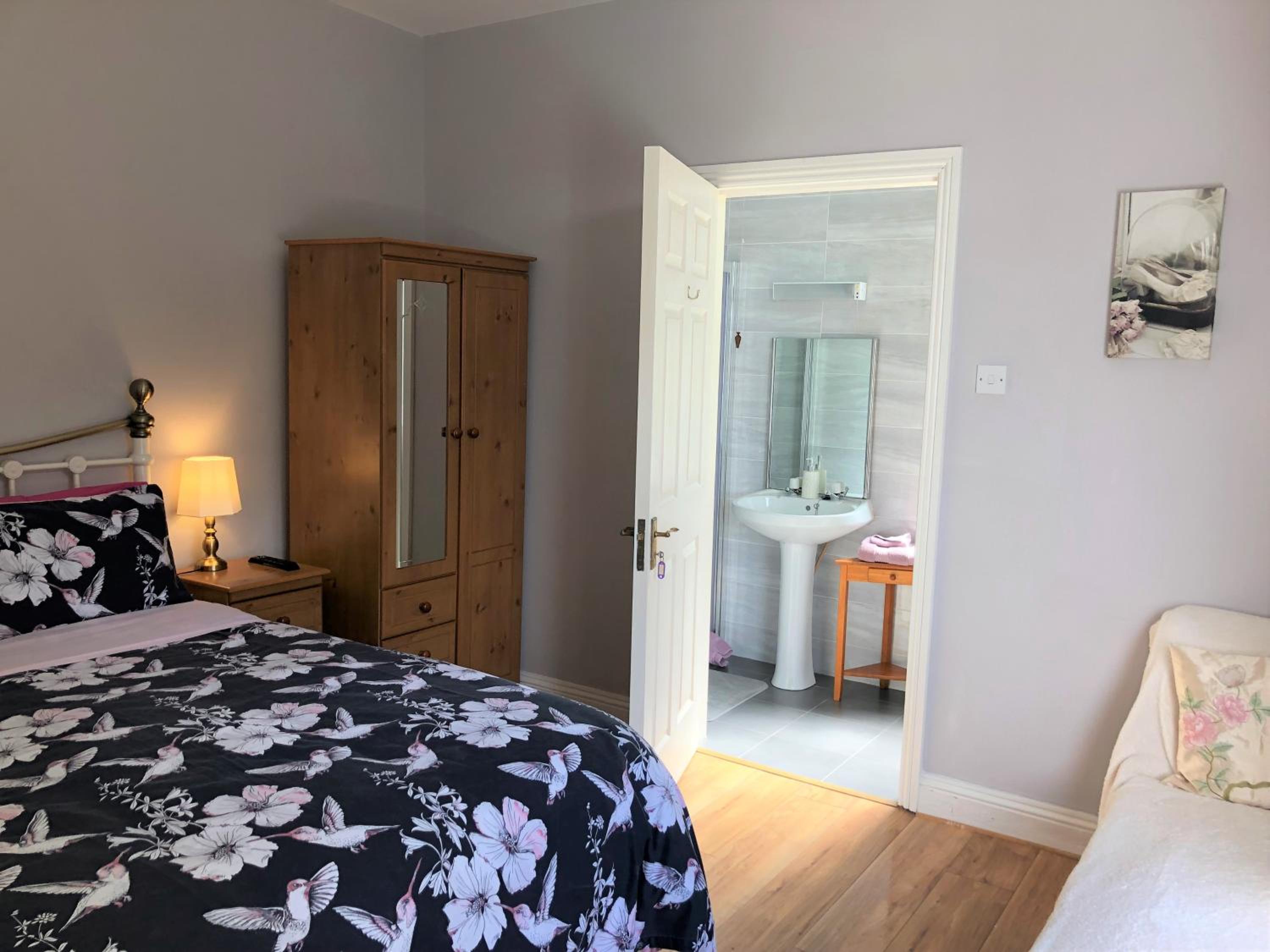 Double Room with Private Bathroom photo 3